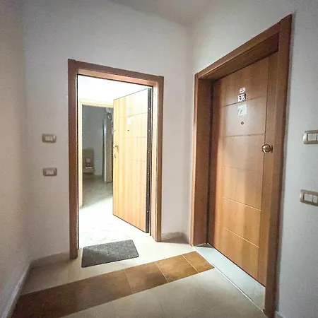 1 Bedroom 578 Apartment *