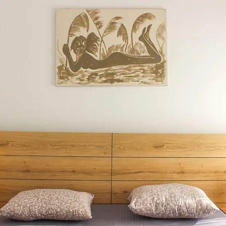 1 Bedroom 578 *