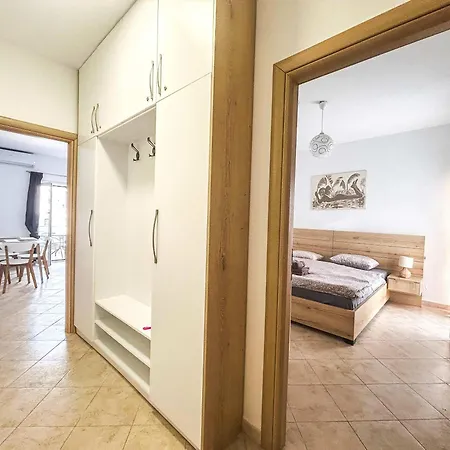 1 Bedroom 578 *