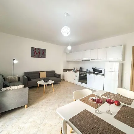 1 Bedroom 578